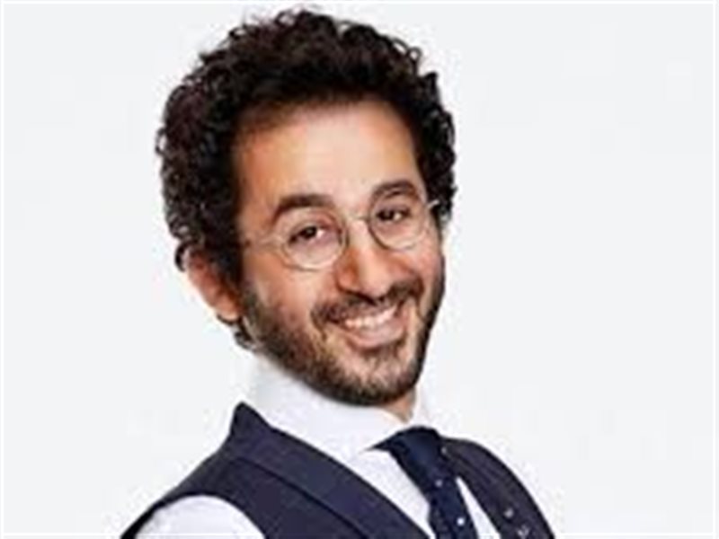 أحمد حلمي يتألق بإطلالات مميزة من توقيع الستايلست مي جلال