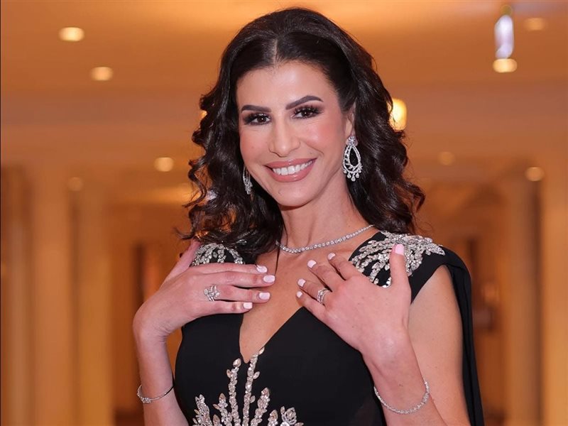 أمينة شلباية تتألق من توقيع اللبناني توفيق الحسن