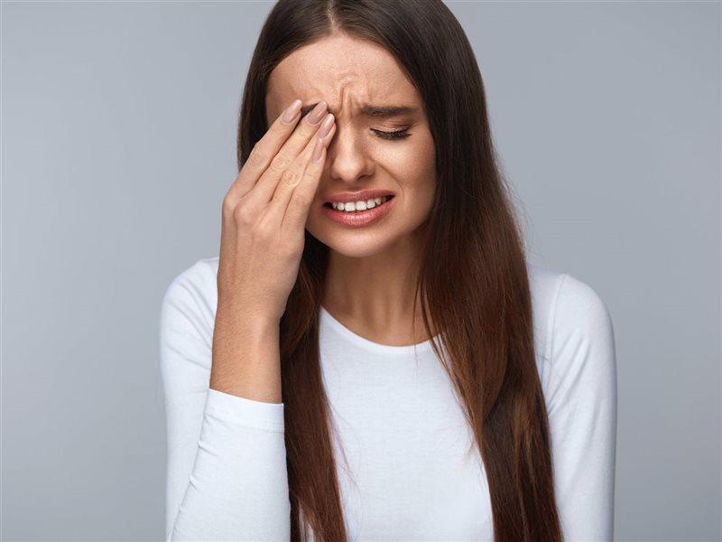 5 أسباب وراء الشعور بألم في منطقة الحاجب.. منها التهاب الجيوب الأنفية