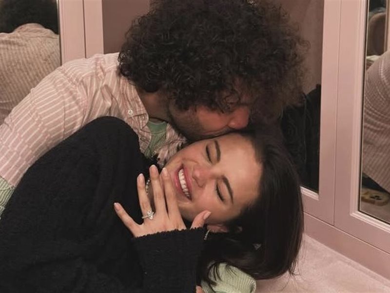 رسميا.. خطوبة سيلينا جوميز وبيني بلانكو  