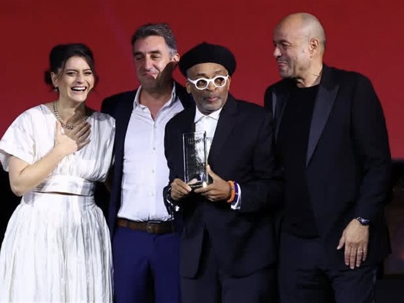 القائمة الكاملة لجوائز مهرجان البحر الأحمر السينمائي 