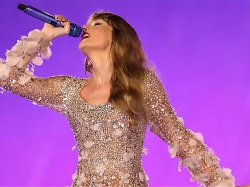 في يوم ميلادها.. أزياء برهنت على أناقة تايلور سويفت 