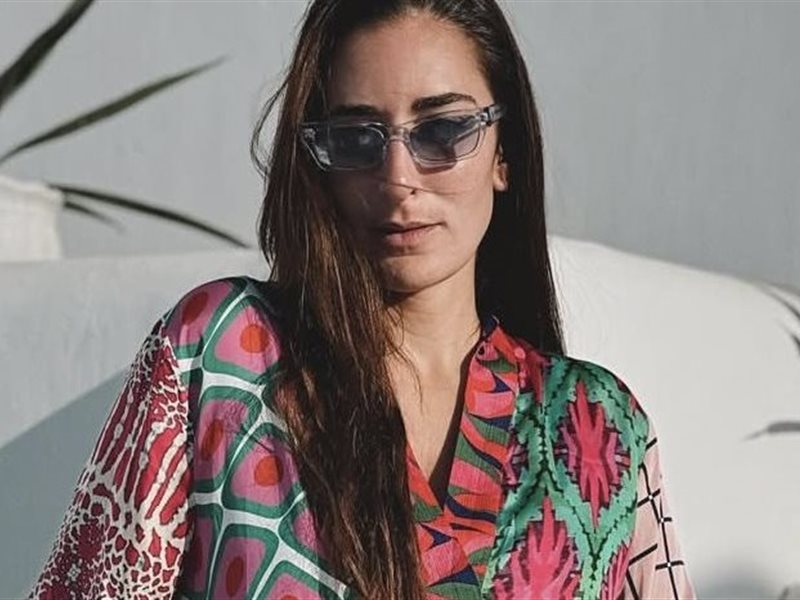 أمينة خليل تتألق بإطلالة مميزة وأنيقة في أبو ظبي 