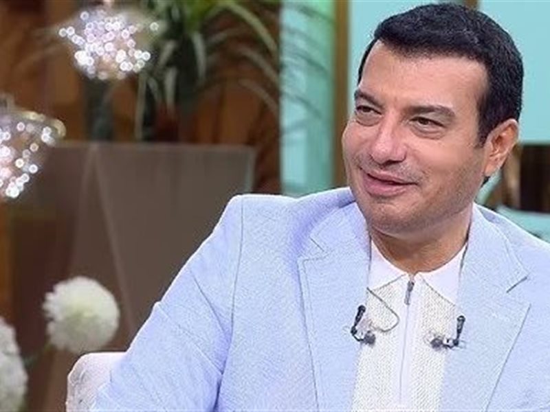 إيهاب توفيق يكشف كواليس تصوير نسختين من كليب 
