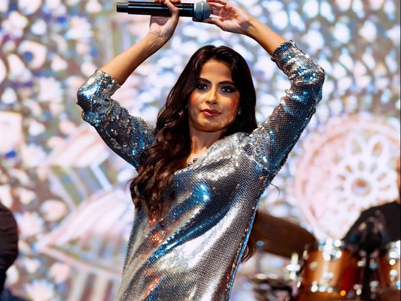 روبي تشارك الجمهور لقطات من حفلها الغنائي الأخير بمدينتي 