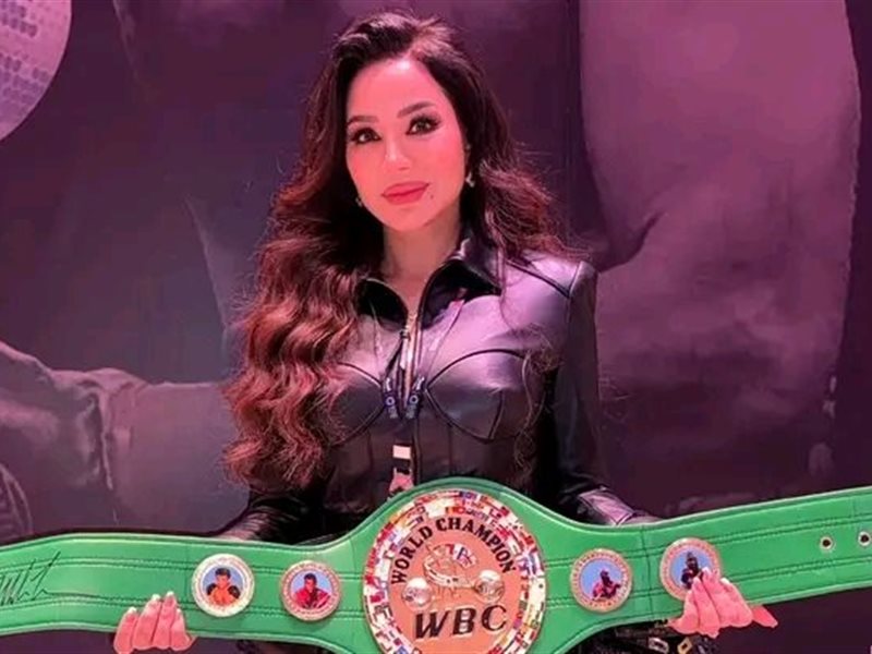 لجين عمران تتألق في 