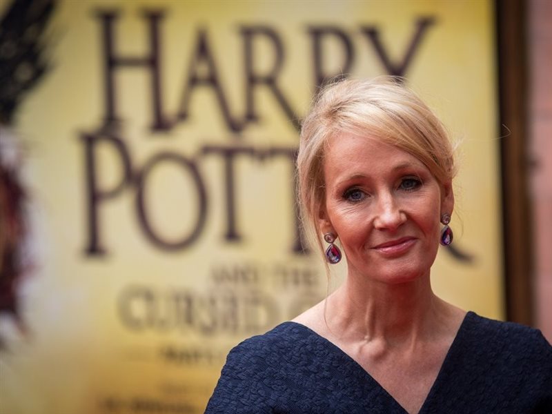 جيه. كيه. رولينغ من البداية إلى قمة الأدب العالمي