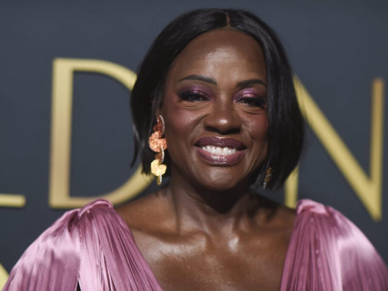 فيولا ديفيس بعد تكريمها في 