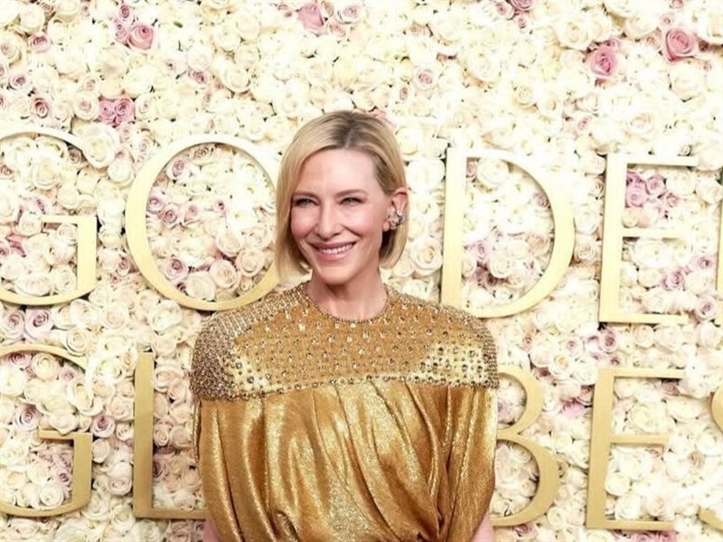 كيت بلانشيت بإطلالة ذهبية مميزة للمرة الثانية في حفل توزيع جوائز جولدن جلوب 2025