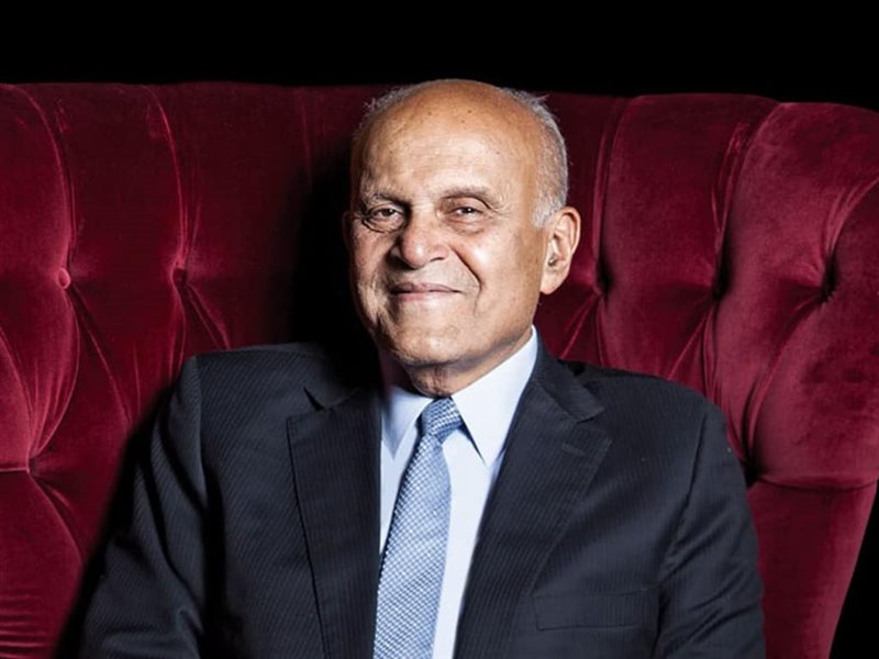 السير مجدي يعقوب أسطورة الطب وجراح القلب المبتكر