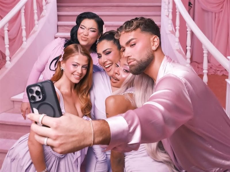 هدى قطان تطلق مجموعة 