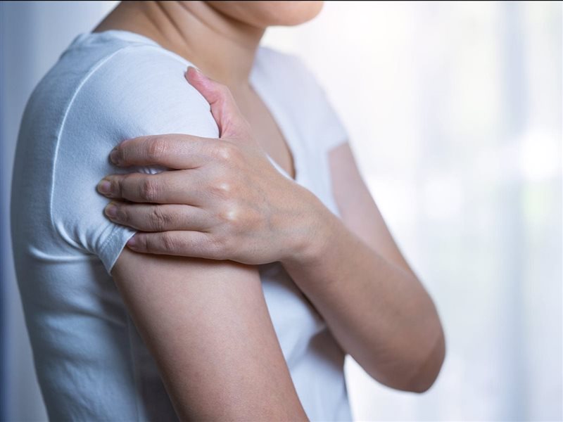 5 أعراض جسدية يسببها الاكتئاب.. أبرزها التعب المستمر وألم المعدة والمفاصل