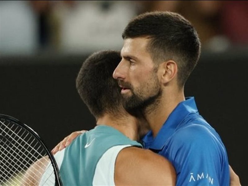 ديوكوفيتش يتفوق على ألكاراز ويتأهل لنصف نهائي أستراليا المفتوحة