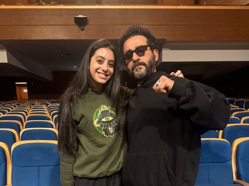 ياسمينا العبد تشارك في مسرحية بني آدم مع أحمد حلمي