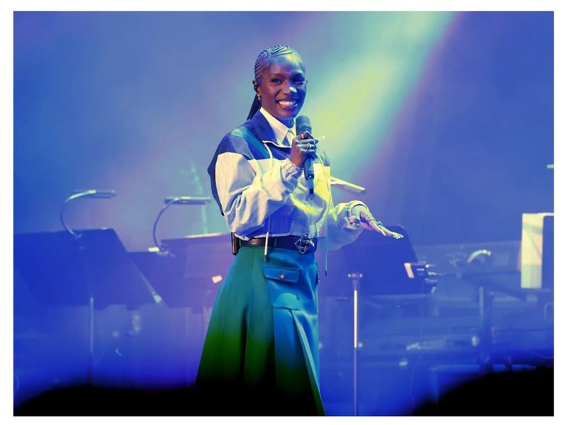 بالصور.. جينيفر لوبيز وباريس هيلتون على رأس حضور حفلة  pre-Grammy party