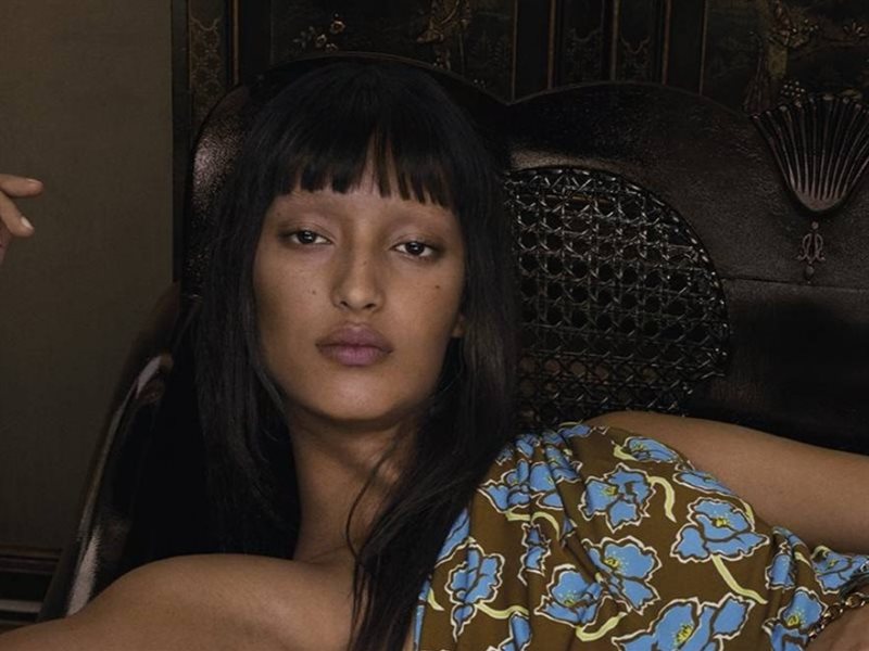 حملة Versace 2025 تقدم مجموعة جديدة تحتفل بالابتكار والتفرد