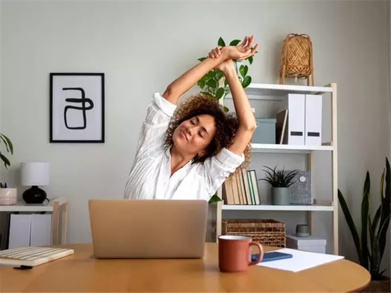 للوقاية من الأمراض.. كيف تجبر نفسك على التحرك أثناء العمل؟