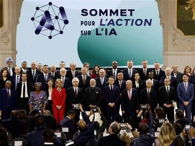 باريس تحشد 61 دولة لتوحيد معايير الذكاء الاصطناعي وتجاوز الانقسامات العالمية