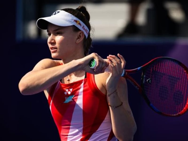 إيلينا ريباكينا تحجز بطاقة ربع النهائي بإنجاز في بطولة قطر المفتوحة للسيدات