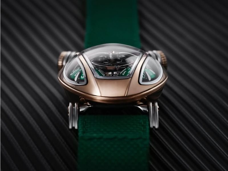 بولغاري تكشف النقاب عن ساعة Serpenti الجديدة MB&F للرجال 