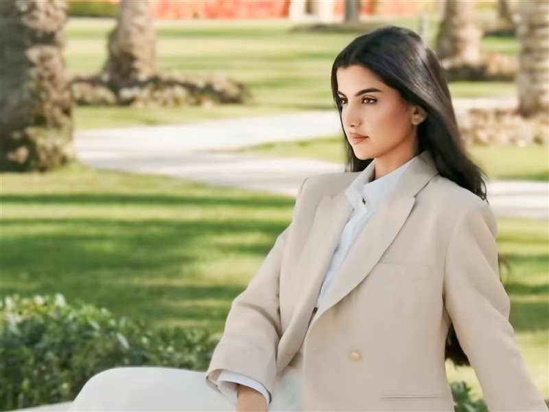 علا فرحات وفيصل الغزاوي يحققان الأناقة العصرية في حملة Tommy Hilfiger لربيع 2025