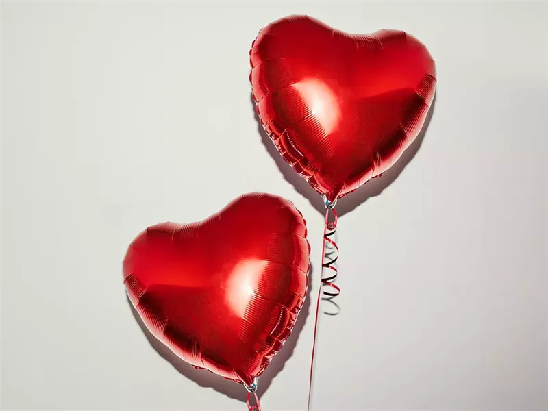 في عيد الحب.. 5 طرق مختلفة يمكنك التعبير من خلالها عن حبك  