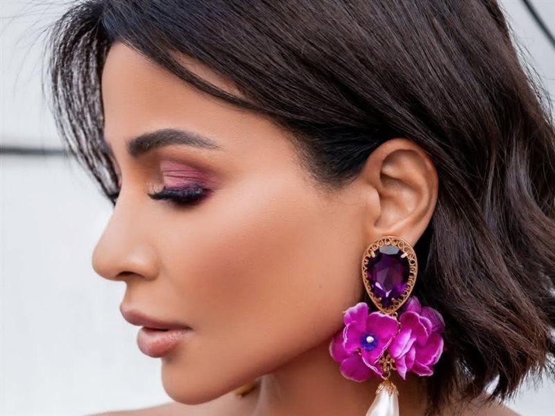 مهيرة عبد العزيز تتألق كزهرة وردية من توقيع LAITH MAALOUF