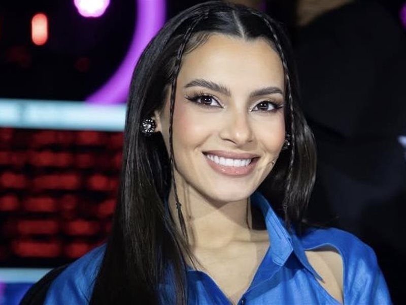 كارمن سليمان تفاجئ جمهورها بعودتها إلى 