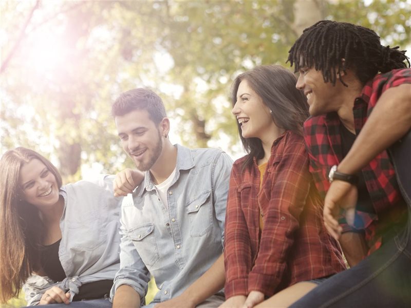 ديلي ميل: الضحك هو أفضل علاج للاكتئاب 