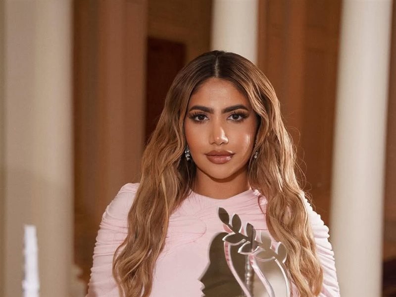 نور ستارز تحتفل بحصولها على جائزة المرأة العربية لعام 2025 