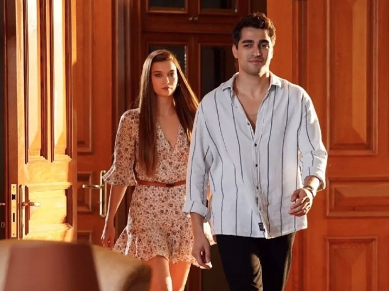 بطلي طائر الرفراف.. مارت رمضان ديمير وعفراء ساراتش أوغلي يلغيان متابعة بعضهما على 