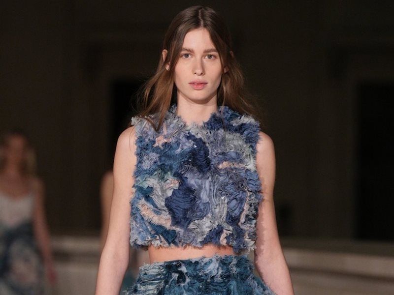 إيردم تطلق مجموعة خريف وشتاء 2025 في متحف بريطانيا خلال أسبوع الموضة في لندن بتعاون مع كاي دوناتشي 