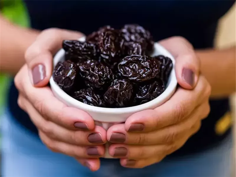 كنز في رمضان.. إليك أهم فوائد القراصيا 