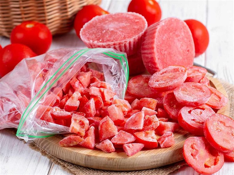 قبل رمضان.. إليكِ أفضل طريقة لتخزين الطماطم لتحضير الصلصات والشوربات 