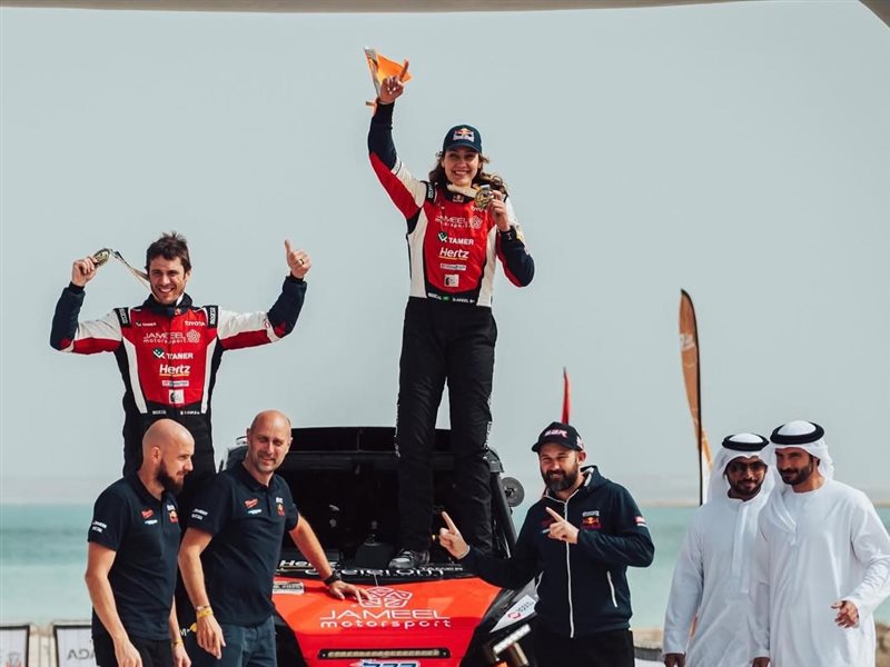 دانية عقيل تحقق إنجاز تاريخي كأول امرأة تفوز برالي أبوظبي الصحراوي