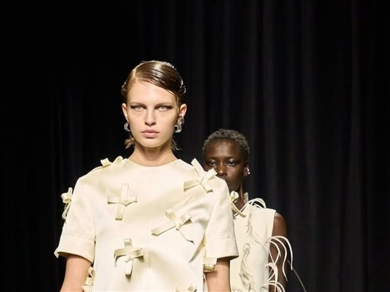 مجموعة Jil Sander لخريف وشتاء 2025: مساحة تنفس وأناقة بلا حدود 