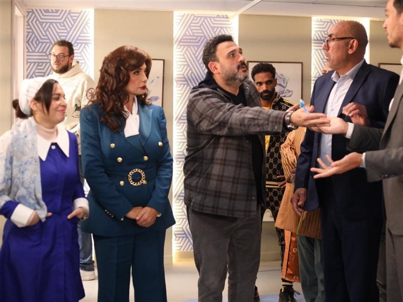 أكرم حسني تطارده الأشباح في الحلقة الأولى من مسلسل 