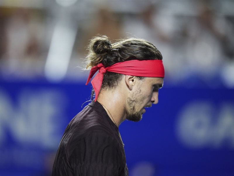 انسحابات مفاجئة وإقصاءات مبكرة تربك بطولة أكابولكو للتنس