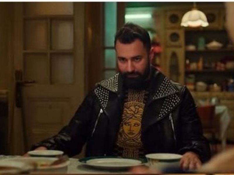 أحمد حاتم يُشعل السخرية على 