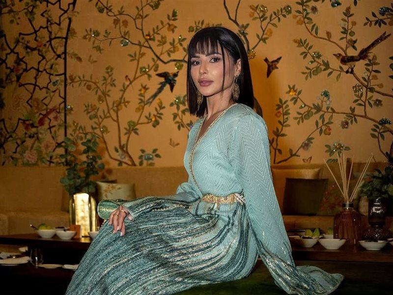 مهيرة عبد العزيز تتألق بقفطان تركواز أنيق في حفل سحور سلمى بنعمر 