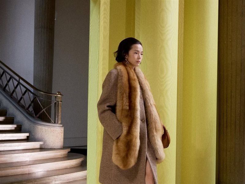 Miu Miu تخطف أنظار عشاق الموضة بعرض استثنائي لمجموعة خريف وشتاء 2025 في باريس