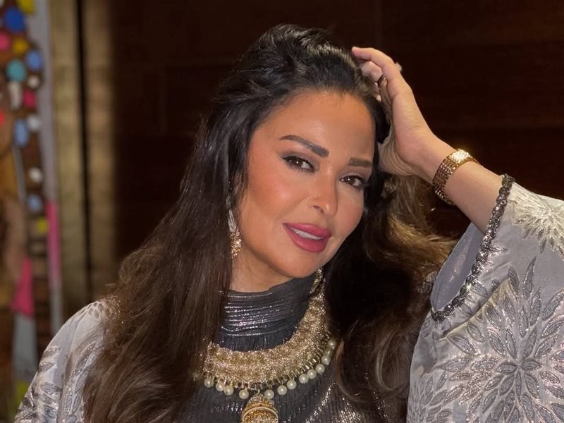داليا البحيري تتألق بالقفطان في أحدث ظهور لها من توقيع مشيرة إسماعيل