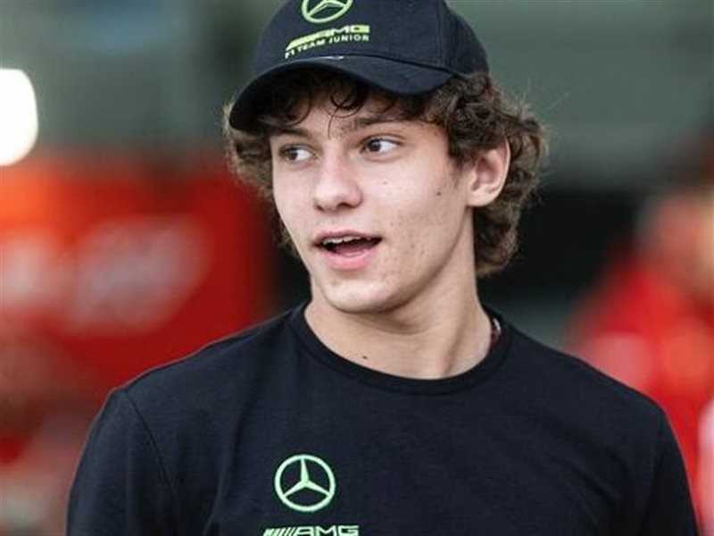 أنتونيلي يخطف الأضواء في أستراليا ومرسيدس يتألق بجيل جديد