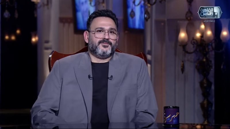 أكرم حسني
