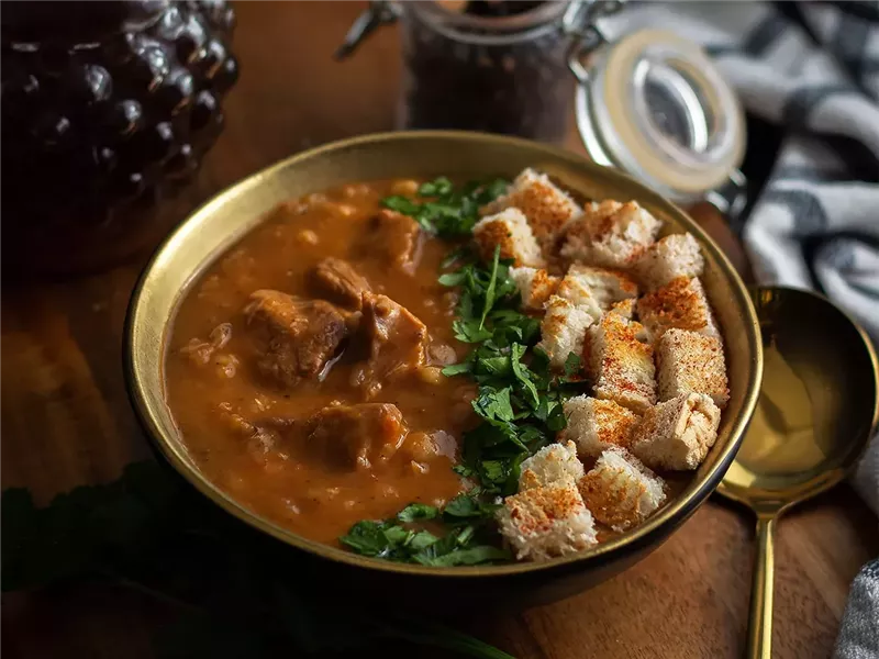 على سفرتك في رمضان.. جربي شوربة الحريرة المشبعة على الطريقة المغربية 