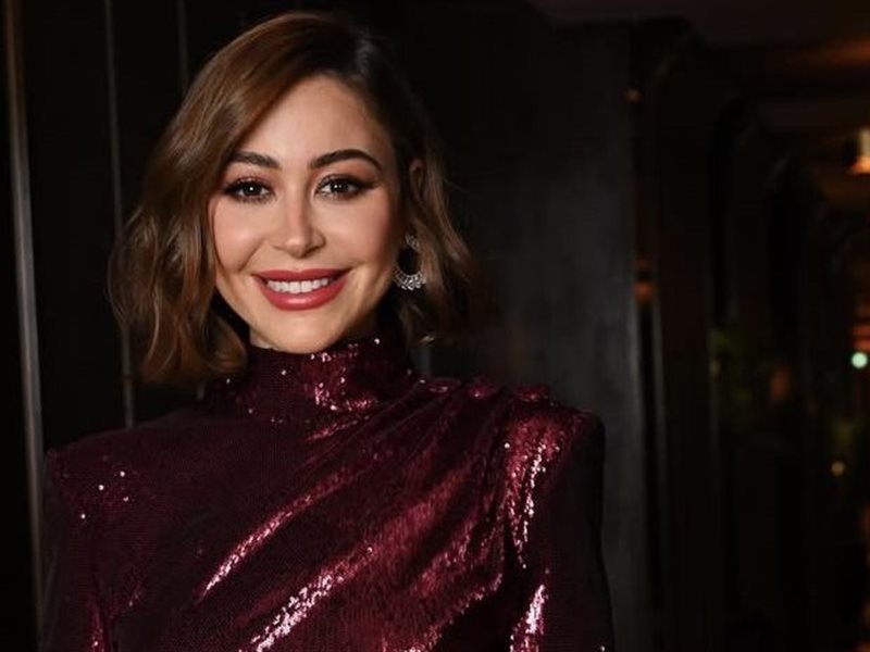 خاص .. منة شلبي عن تكريمها من الجونة : جائزة من مهرجان عالمي وأهديها لكل مخرج آمن بي