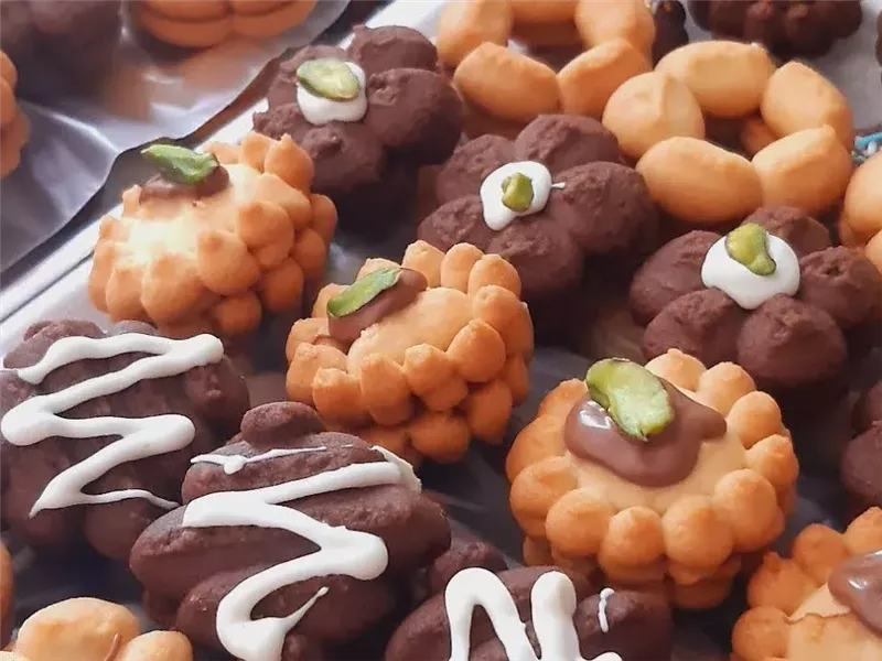 بالشوكولاتة والمكسرات.. إليك أفضل طريقة لتحضير البيتي فور 