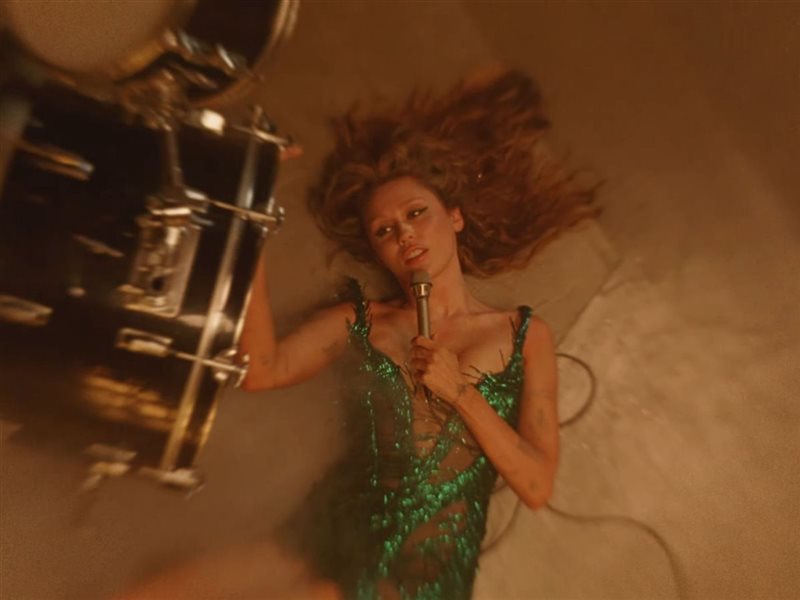 مايلي سايرس تطرح ثالث أغاني ألبومها الجديد 