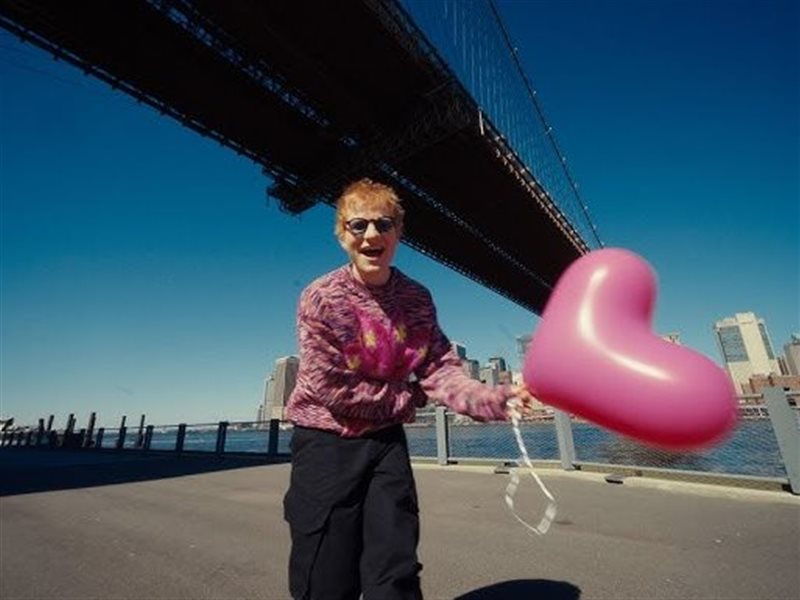 مستوحاة من التراث الفارسي.. إد شيران يطرح أغنية 