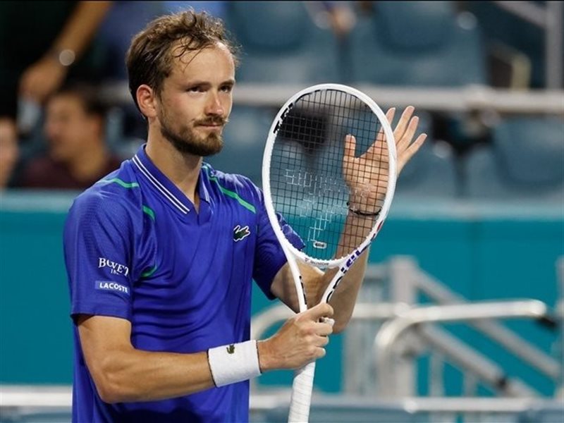 دافيدوفيتش وميدفيديف يتألقان في مونتي كارلو وفافرينكا يودع البطولة